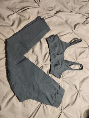 Good American Size 2 Sage Vintage Green Legging And Bra Set